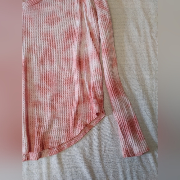 💚 AEROPOSTALE Tie Dye Waffle Knit V-Neck Long Sleeve Blouse Size Small - Picture 3 of 6